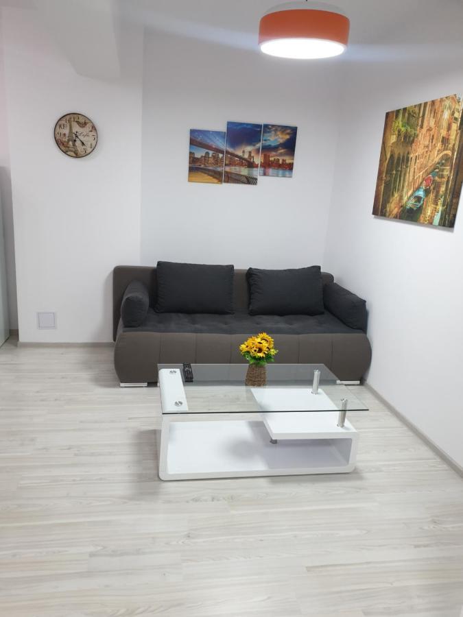 Topaz Central Apartment باكاو المظهر الخارجي الصورة